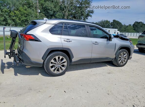 2T3C1RFV2LC053446 2020 TOYOTA RAV4 Silver Tył prawy