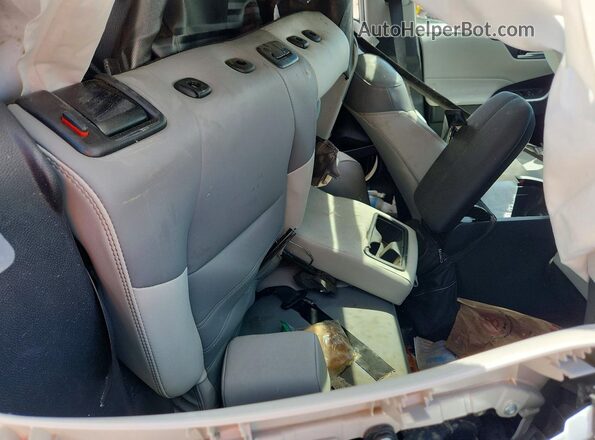 2T3C1RFV3RW347865 2024 TOYOTA RAV4 White Widok wnętrza z tyłu