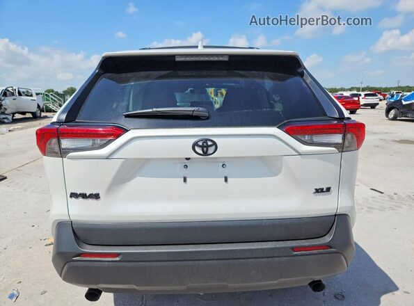 2T3C1RFV3SW394593 2025 TOYOTA RAV4 White უკანა ხედი