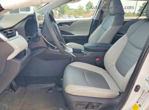 2T3C1RFV3SW436793 2025 TOYOTA RAV4 White Front interior view