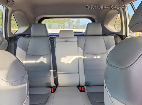 2T3C1RFV4KW050562 2019 TOYOTA RAV4 White Rear seats view