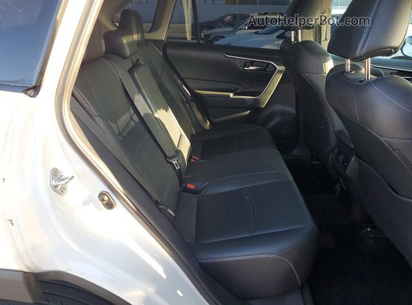 2T3C1RFV4LW097933 2020 TOYOTA RAV4 Белый Вид задней части салона