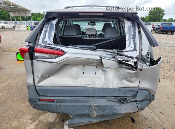 2T3C1RFV4PW286023 2023 TOYOTA RAV4 Silver უკანა ხედი