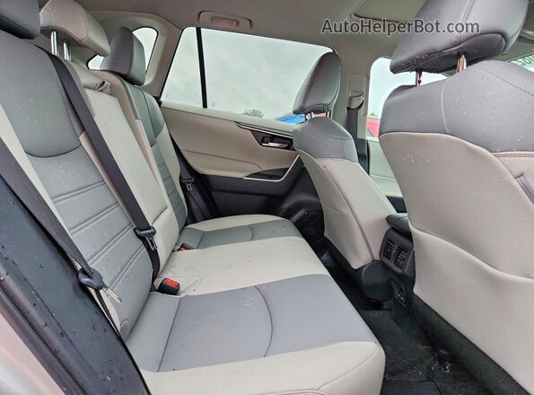 2T3C1RFV4PW286023 2023 TOYOTA RAV4 Silver უკანა სალონის ხედი