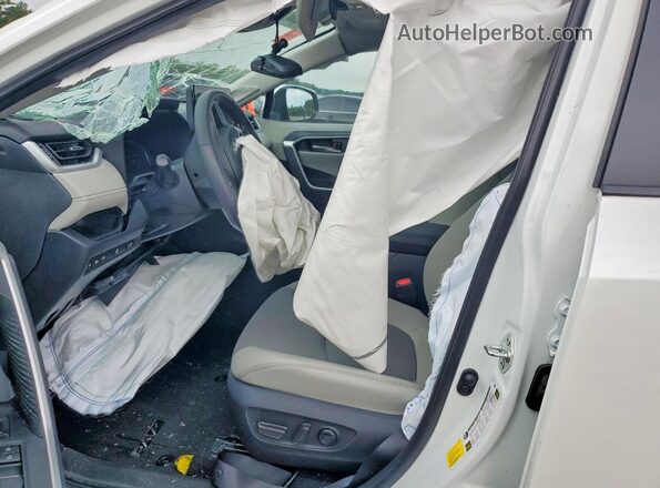 2T3C1RFV4RW357028 2024 TOYOTA RAV4 White Widok wnętrza z przodu