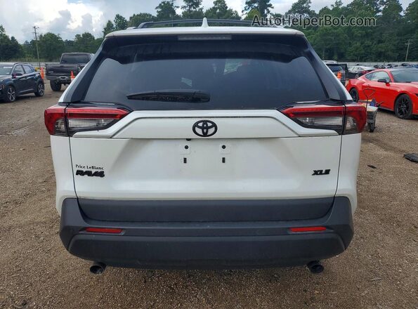2T3C1RFV4RW357028 2024 TOYOTA RAV4 White Widok z tyłu