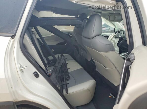 2T3C1RFV4RW357028 2024 TOYOTA RAV4 White Widok tylnych siedzeń