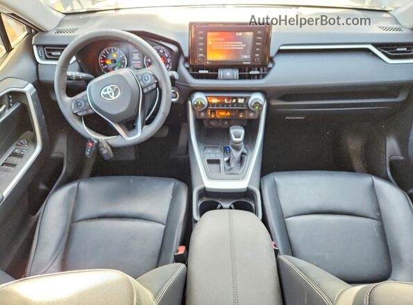 2T3C1RFV5MC135057 2021 TOYOTA RAV4 Gray Dashboard view