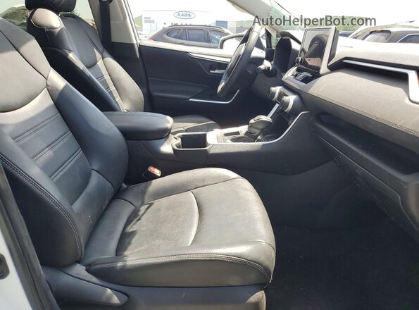 2T3C1RFV5RW300837 2024 TOYOTA RAV4 White Widok wnętrza z przodu