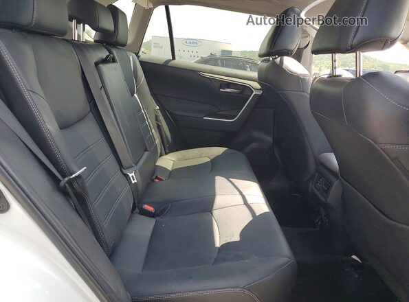 2T3C1RFV5RW300837 2024 TOYOTA RAV4 White Widok wnętrza z tyłu