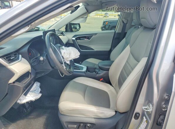 2T3C1RFV6KW012363 2019 TOYOTA RAV4 Silver Front interior view