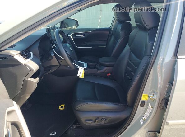 2T3C1RFV6MW145952 2021 TOYOTA RAV4 Серый Вид салона спереди