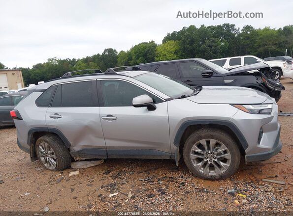 2T3C1RFV6RC301514 2024 TOYOTA RAV4 Silver Widok wnętrza z tyłu