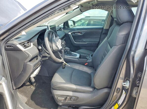 2T3C1RFV7PW254053 2023 TOYOTA RAV4 Серый Вид салона спереди