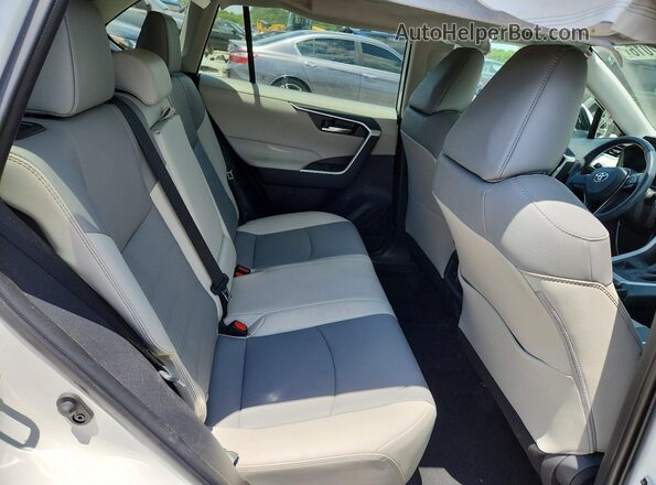 2T3C1RFV7RW350753 2024 TOYOTA RAV4 White Rear interior view