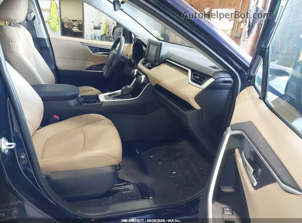 2T3C1RFV8MW155625 2021 TOYOTA RAV4 Dark Blue Вид салона спереди