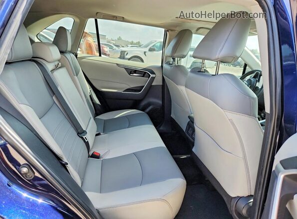 2T3C1RFV8RW302985 2024 TOYOTA RAV4 Blue Rear seats view