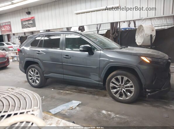 2T3C1RFV9NC192055 2022 TOYOTA RAV4 Серый Вид задней части салона