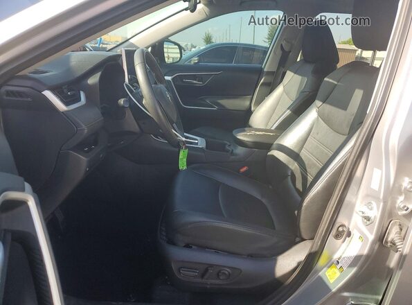 2T3C1RFV9PC227518 2023 TOYOTA RAV4 Silver წინა სალონის ხედი