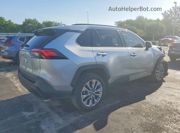 2T3C1RFV9PC227518 2023 TOYOTA RAV4 Silver უკანა მარჯვენა