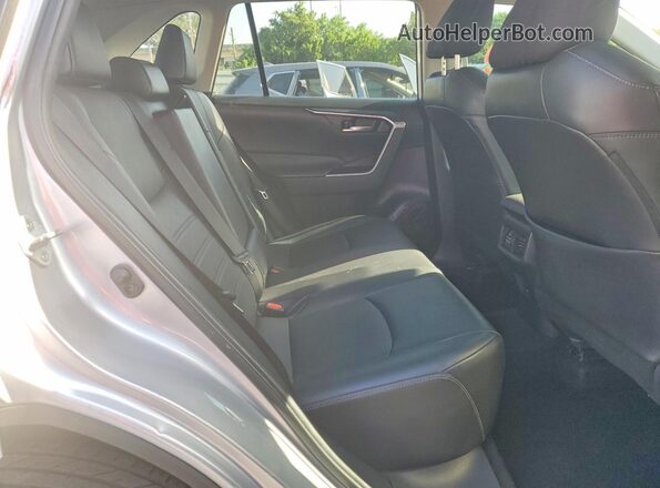2T3C1RFV9PC227518 2023 TOYOTA RAV4 Silver უკანა სალონის ხედი