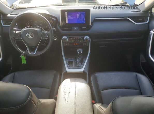2T3C1RFV9PC227518 2023 TOYOTA RAV4 Silver წინა პანელის ხედი