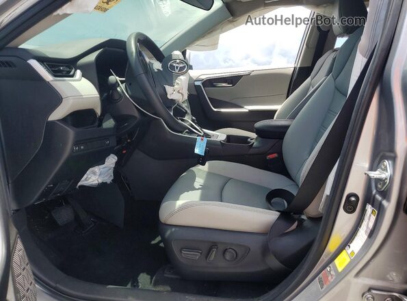 2T3C1RFV9PC233416 2023 TOYOTA RAV4 Silver Вид салону спереду