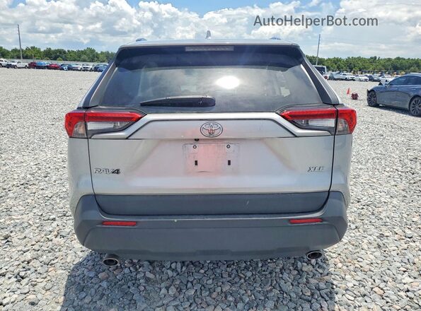 2T3C1RFV9PC233416 2023 TOYOTA RAV4 Silver Вид ззаду
