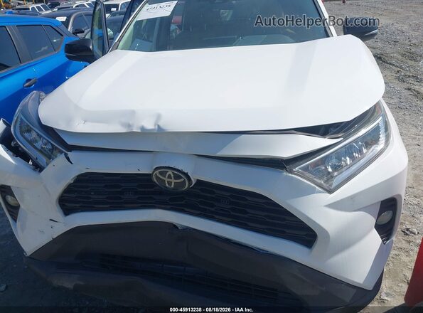2T3C1RFVXKC031077 2019 TOYOTA RAV4 Белый Вид спереди