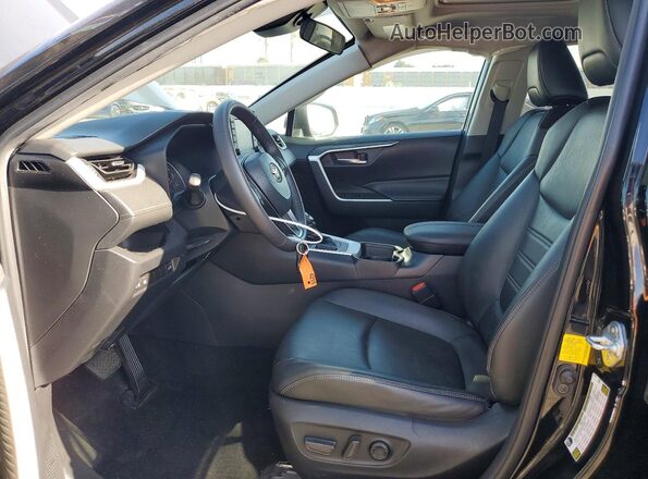 2T3C1RFVXMC163890 2021 TOYOTA RAV4 Черный Вид салона спереди