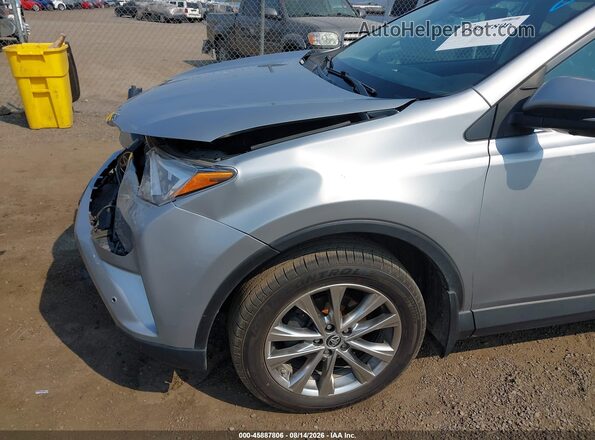 2T3DFREV0JW856162 2018 TOYOTA RAV4 Silver 