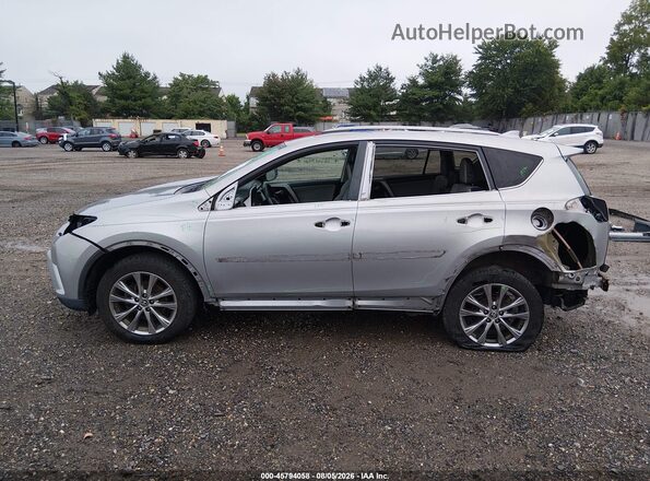 2T3DFREV3HW614752 2017 TOYOTA RAV4 Silver Widok z przodu