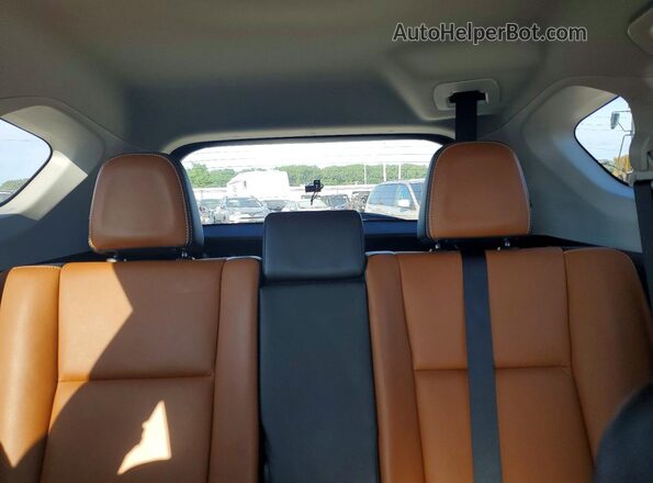 2T3DFREV4GW501472 2016 TOYOTA RAV4 Silver Widok tylnych siedzeń
