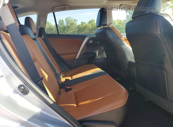 2T3DFREV4GW501472 2016 TOYOTA RAV4 Silver Widok wnętrza z tyłu