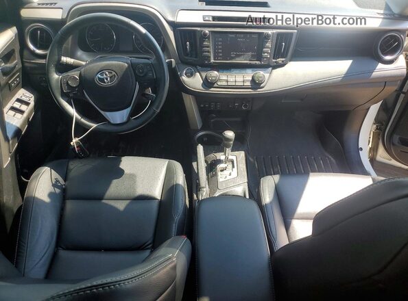 2T3DFREV5HW545028 2017 TOYOTA RAV4 White Вид панелі приладів