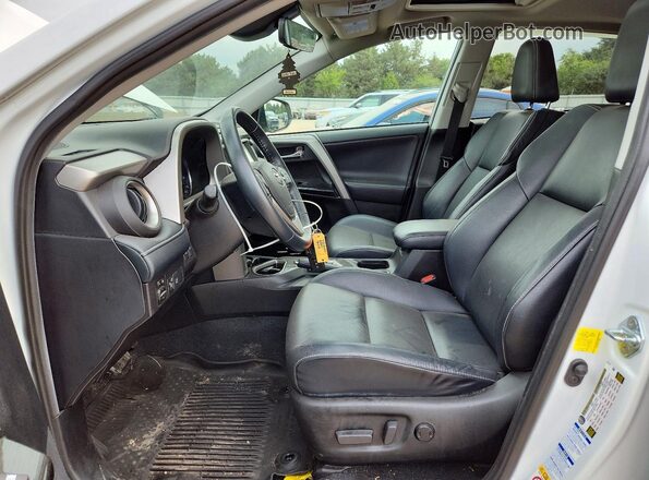 2T3DFREV5JW754081 2018 TOYOTA RAV4 White Widok wnętrza z przodu
