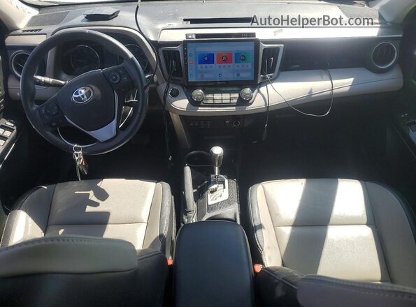 2T3DFREV8HW559358 2017 TOYOTA RAV4 White Առջևի վահանակի տեսք