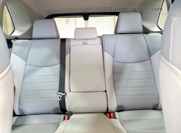 2T3DWRFV8KW028280 2019 TOYOTA RAV4 Серебряный Вид задних сидений