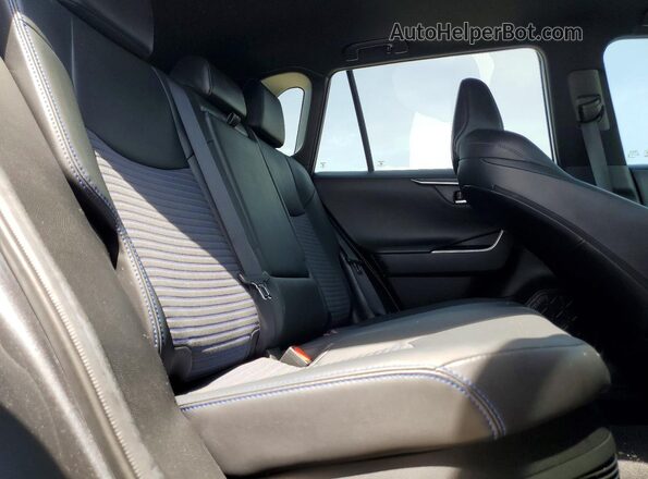 2T3E6RFV1MW009402 2021 TOYOTA RAV4 Gray Rear interior view