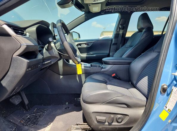 2T3E6RFV5PW038874 2023 TOYOTA RAV4 Blue Widok wnętrza z przodu