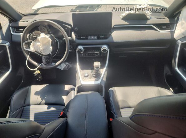 2T3E6RFV8RW047944 2024 TOYOTA RAV4 Белый Вид панели приборов