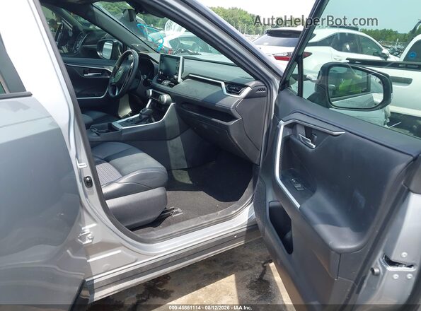 2T3E6RFVXMW007471 2021 TOYOTA RAV4 HYBRID Серебряный Вид салона спереди