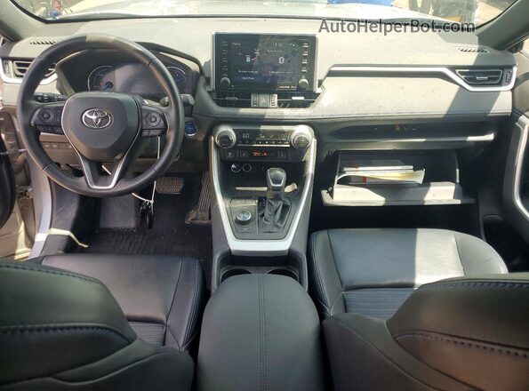 2T3EWRFV6LW099807 2020 TOYOTA RAV4 Серебряный Вид панели приборов