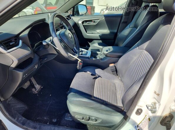 2T3EWRFV8KW014187 2019 TOYOTA RAV4 White წინა სალონის ხედი