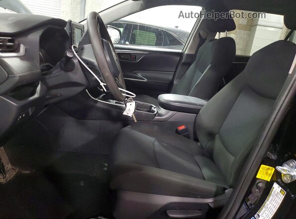 2T3F1RFV0MC240778 2021 TOYOTA RAV4 Черный Вид салона спереди