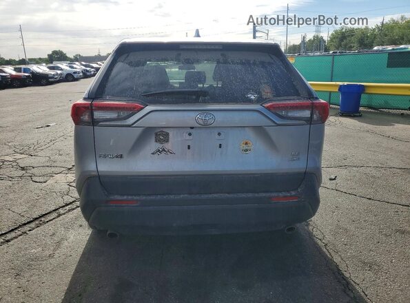 2T3F1RFV1NW284983 2022 TOYOTA RAV4 Silver Հետևի տեսք