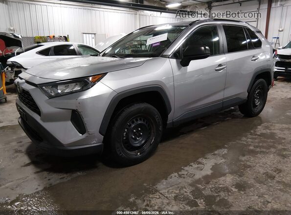 2T3F1RFV3LC085724 2020 TOYOTA RAV4 Серебряный Передняя левая четверть