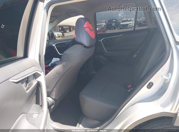 2T3F1RFV3RW413859 2024 TOYOTA RAV4 Silver Vista de la etiqueta del VIN