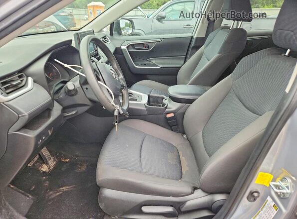2T3F1RFV5NC283966 2022 TOYOTA RAV4 Серебряный Вид салона спереди