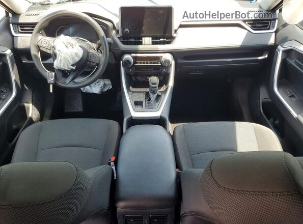 2T3F1RFV5SW562697 2025 TOYOTA RAV4 Белый Вид панели приборов